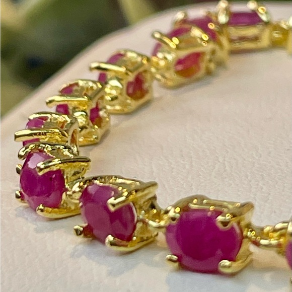 5ct Natural Brazilian Ruby Tennis Bracelet. 18K yellow Gold Electroplated on 925 - Picture 1 of 17